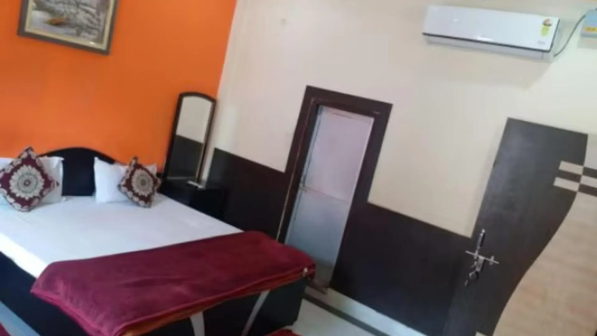 !! Varanasi Hotel New Ashiyana Palace - Near Kasi Vishwanath Temple #Fully Air Conditioning #Free Wi-Fi #Parking #Best Budget Hotel In Varanasi !! Inde