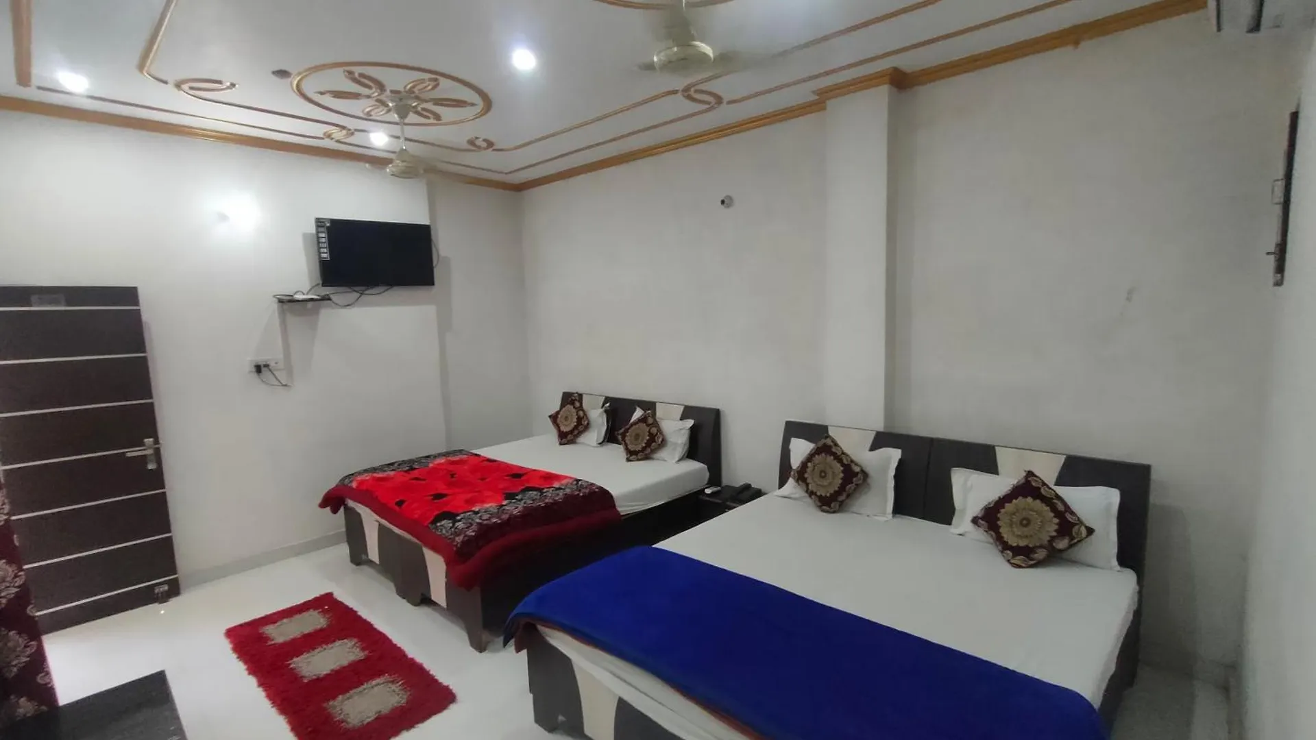 !! Varanasi Hotel New Ashiyana Palace - Near Kasi Vishwanath Temple #Fully Air Conditioning #Free Wi-Fi #Parking #Best Budget Hotel In Varanasi !! 4*,  Inde
