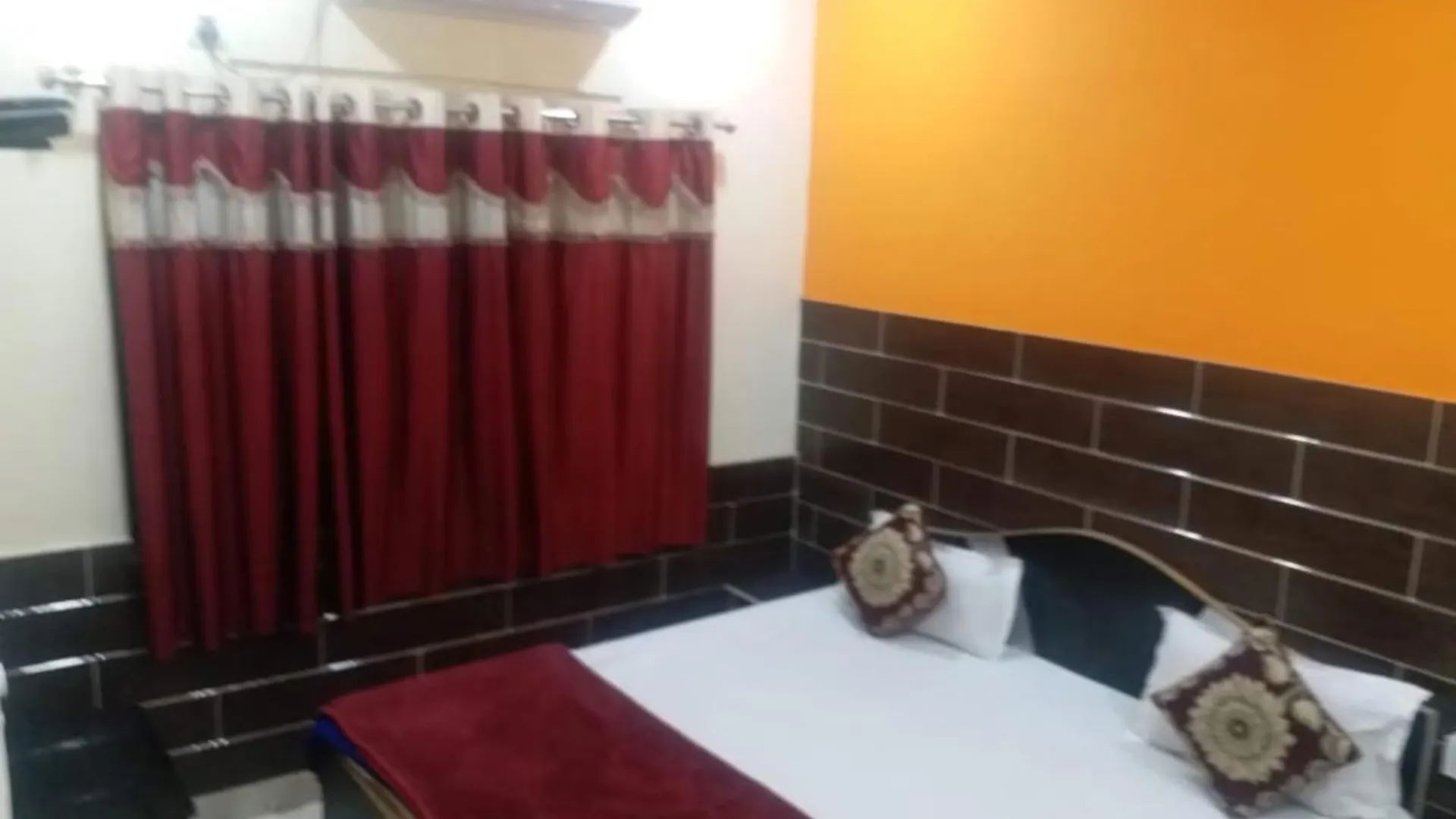 !! Varanasi Hotel New Ashiyana Palace - Near Kasi Vishwanath Temple #Fully Air Conditioning #Free Wi-Fi #Parking #Best Budget Hotel In Varanasi !!