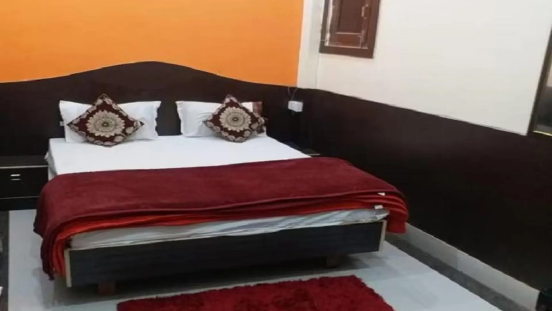 !! Varanasi Hotel New Ashiyana Palace - Near Kasi Vishwanath Temple #Fully Air Conditioning #Free Wi-Fi #Parking #Best Budget Hotel In Varanasi !!